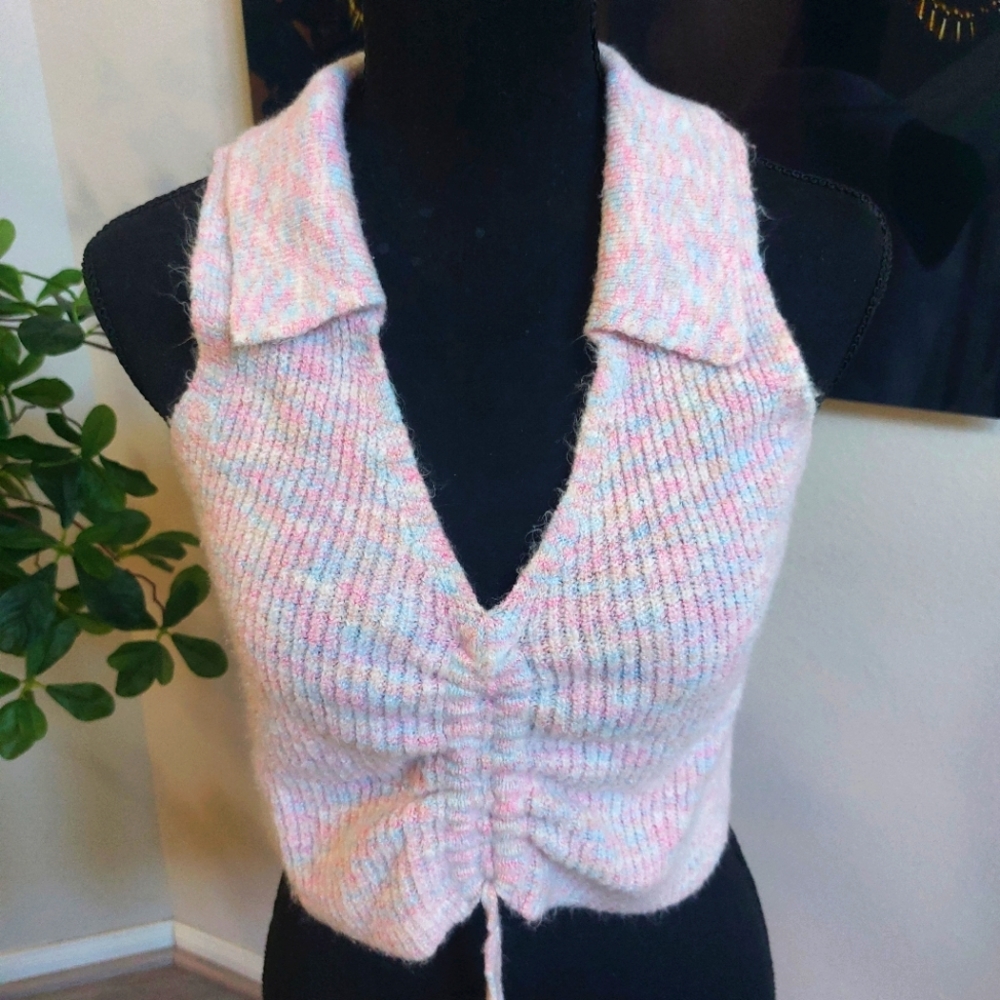 WITTY FOX Young Contemporary Sleeveless Collared Top Size Large.